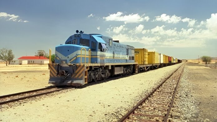 TransNamib is testing Namibia hydrogen rail on the Walvis Bay–Windhoek corridor through a six-month dual-fuel locomotive pilot.