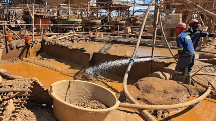 Small-scale gold mining operations in Zimbabwe as government tightens local ownership rules. Image Credit : Impact Africa Small-scale gold mining operations in Zimbabwe as government tightens local ownership rules. Image Credit : Impact Africa