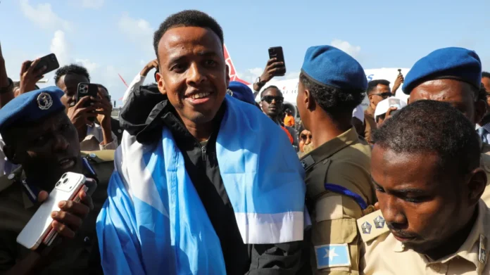 Somali referee Omar Artan will receive his full World Cup remuneration despite being unable to officiate after US authorities denied him entry. Somali referee Omar Artan will receive his full World Cup remuneration despite being unable to officiate after US authorities denied him entry.