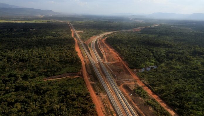 Aerial view of the 650km-plus Simandou railway in Guinea, connecting the iron ore region to the Port of Morebaya and supporting major mining and infrastructure investment. © Luc Gnago/Reuters Aerial view of the 650km-plus Simandou railway in Guinea, connecting the iron ore region to the Port of Morebaya and supporting major mining and infrastructure investment. © Luc Gnago/Reuters